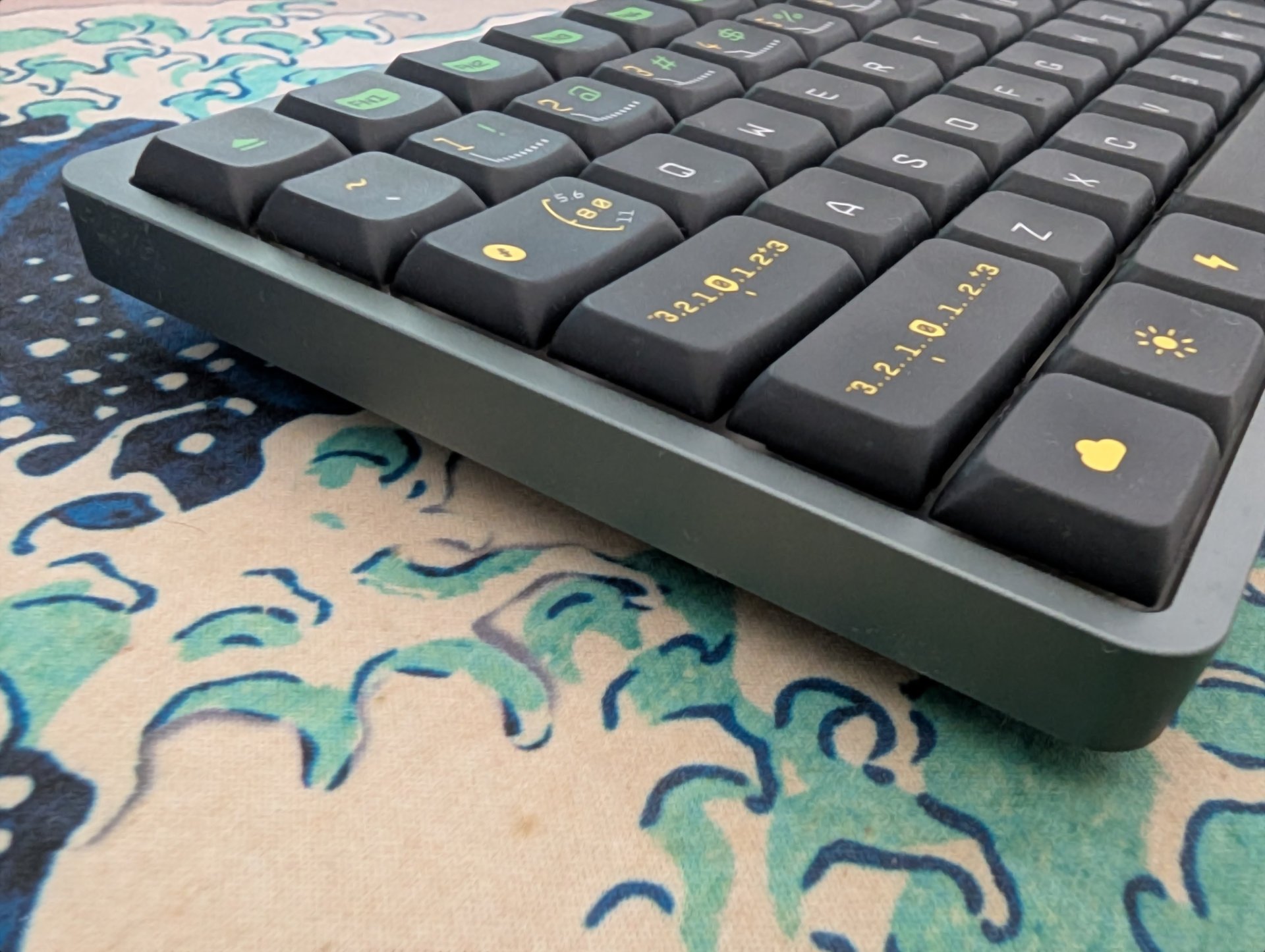 PFF on an Epomaker Luma84, side view